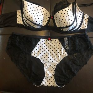Never worn bra and panty set by Cacique